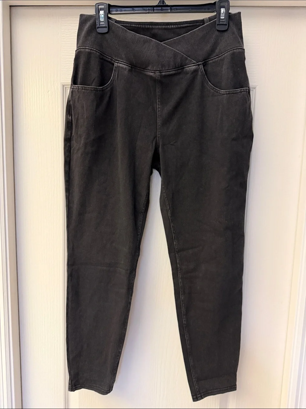 NWT HALARA Flex Black High-Rise Cross-Waist Jean Leggings